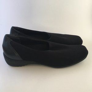 Munro Traveler Black flats walking shoes 7.5 B